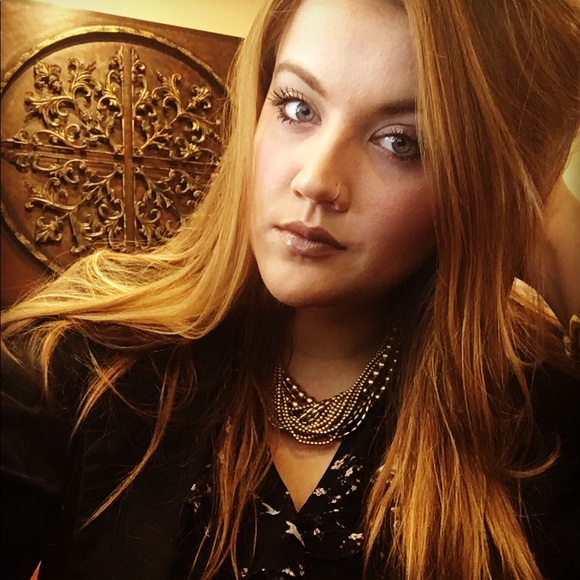 Meet your Posher, Madi - Picture 5 of 8